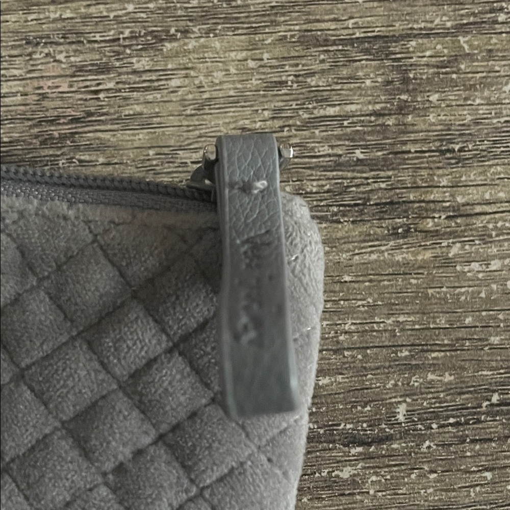 Vera Bradley Gray Quilted Wallet with Polar Bear Design - Picture 6 of 7